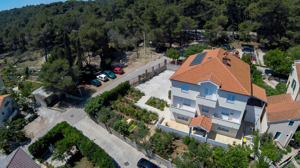 Apartmani Dorita Mali Losinj Ngoại thất bức ảnh