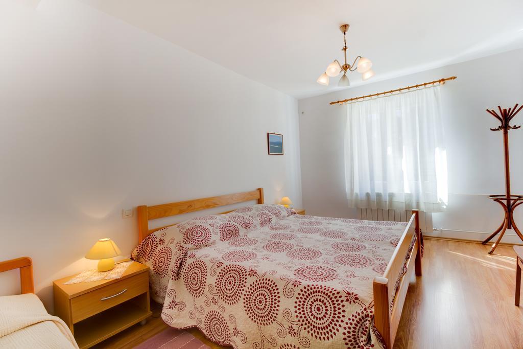 Apartmani Dorita Mali Losinj Ngoại thất bức ảnh