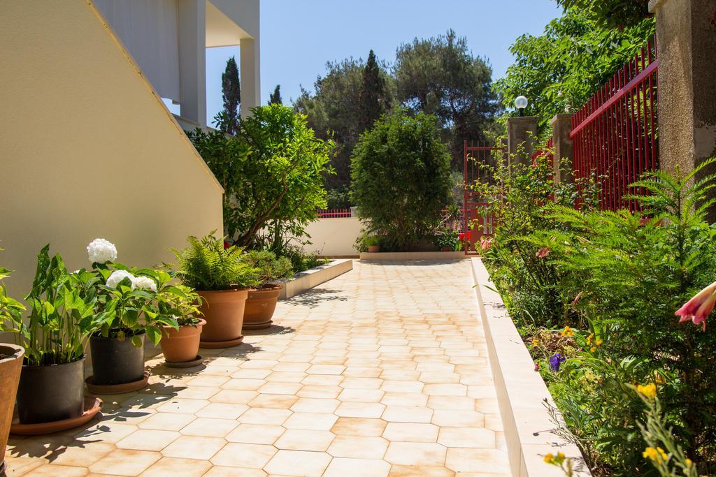 Apartmani Dorita Mali Losinj Ngoại thất bức ảnh