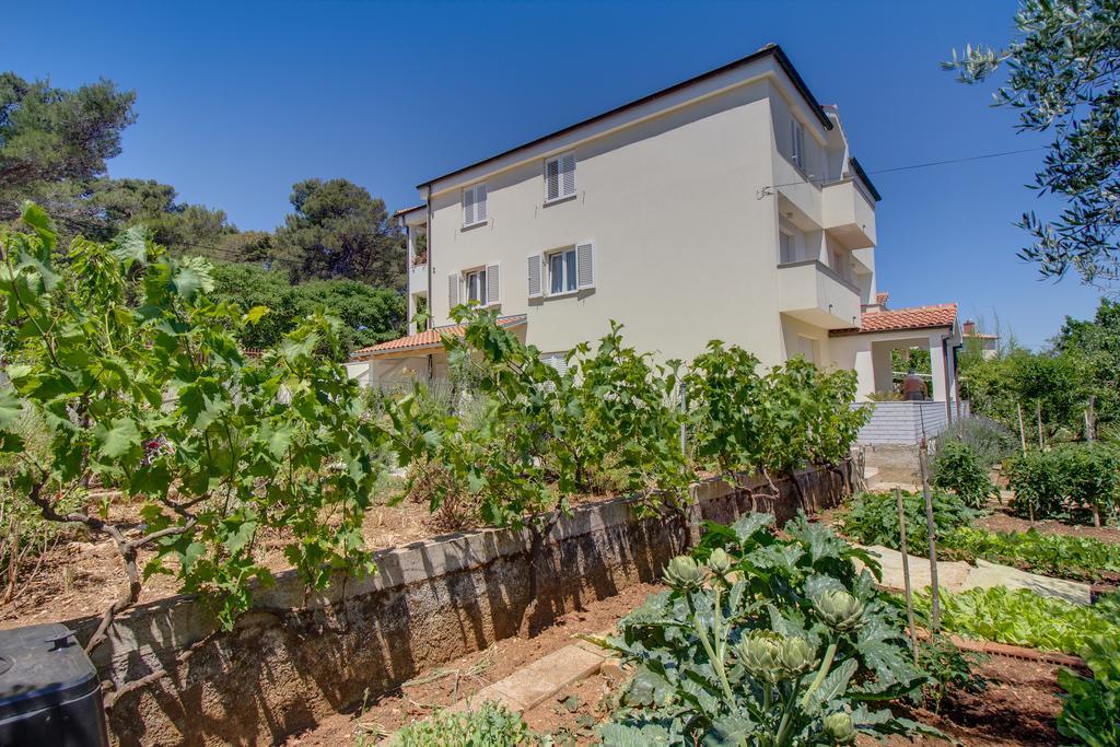 Apartmani Dorita Mali Losinj Ngoại thất bức ảnh