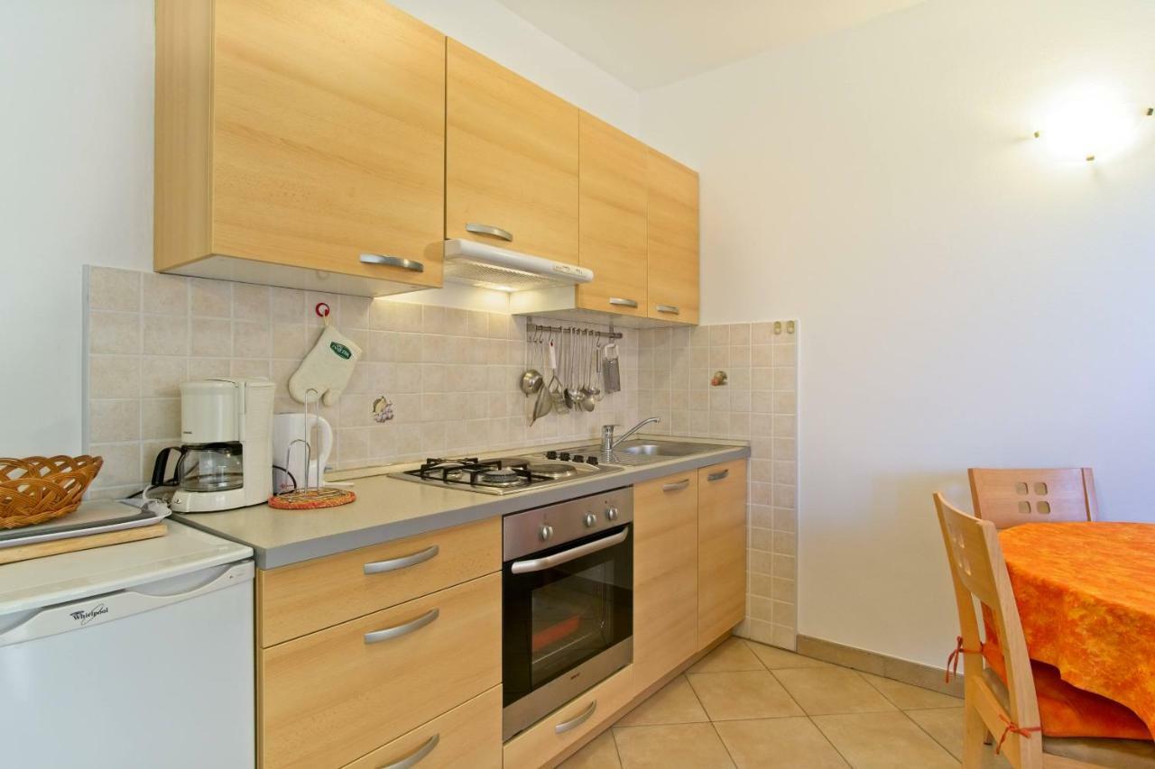 Apartmani Dorita Mali Losinj Ngoại thất bức ảnh