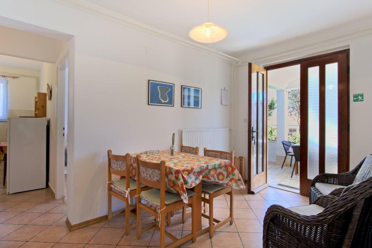 Apartmani Dorita Mali Losinj Ngoại thất bức ảnh