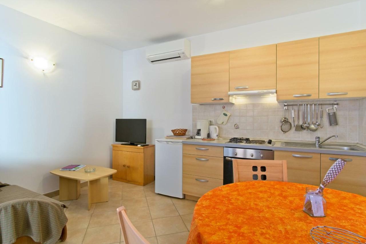 Apartmani Dorita Mali Losinj Ngoại thất bức ảnh