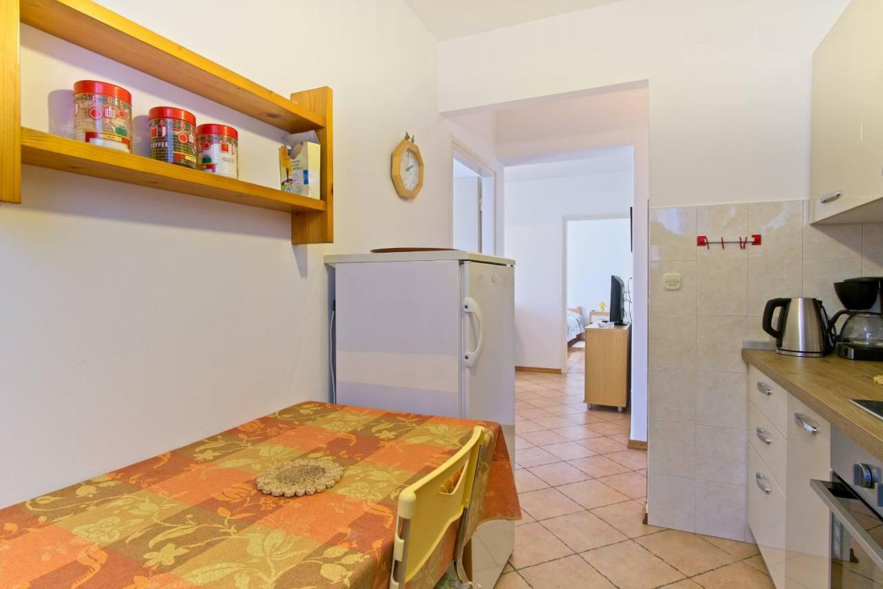 Apartmani Dorita Mali Losinj Ngoại thất bức ảnh