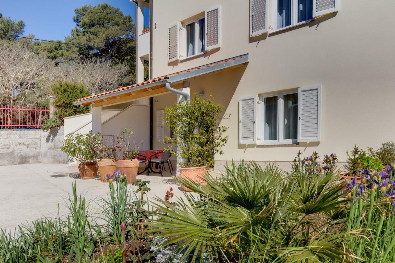 Apartmani Dorita Mali Losinj Ngoại thất bức ảnh