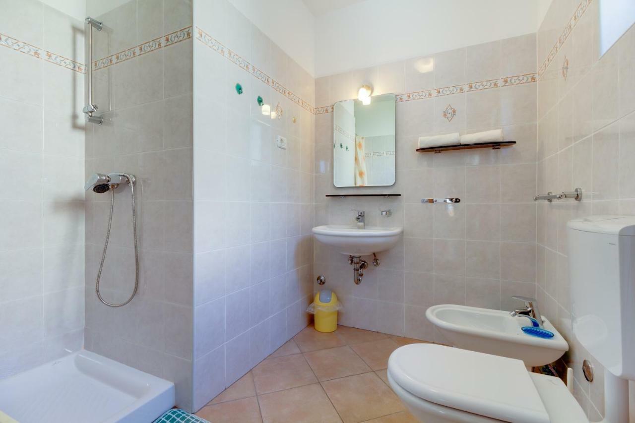 Apartmani Dorita Mali Losinj Ngoại thất bức ảnh